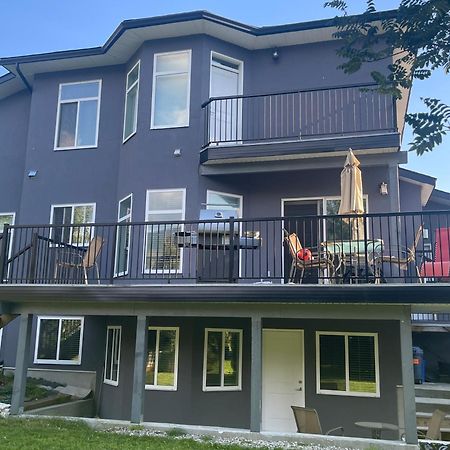 2 Bedroom Suite With Full Kitchen Ревелсток Экстерьер фото