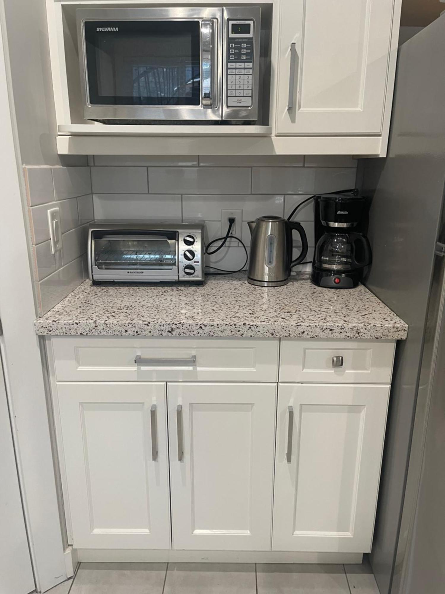 2 Bedroom Suite With Full Kitchen Ревелсток Экстерьер фото